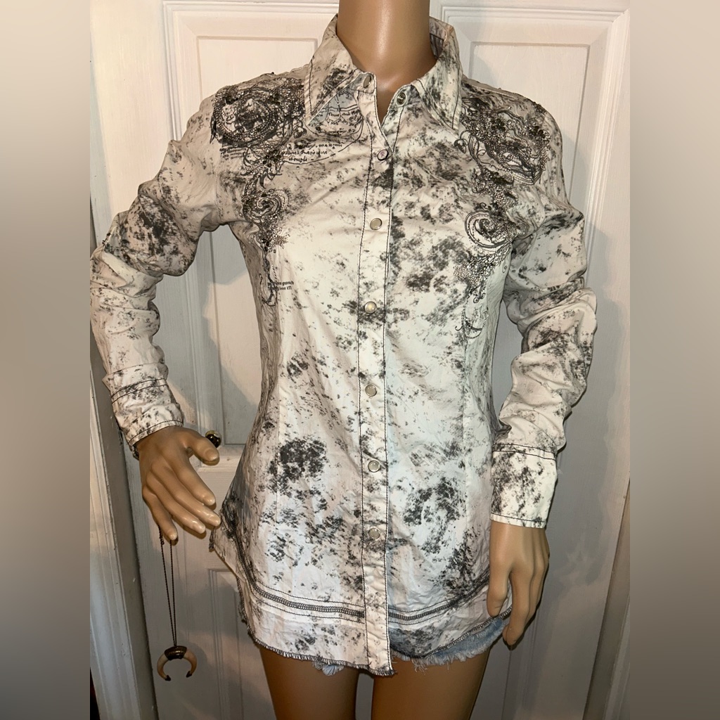 Roar Passion To Gray Spatter Embroidered Sparkle Pearl Slap Long Sleeve Shirt